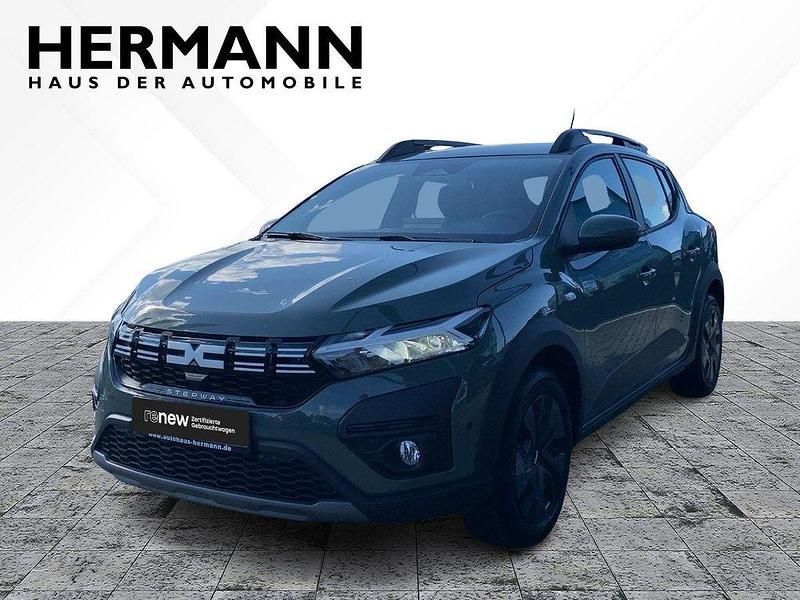 Grau Gebraucht 2024 Dacia Sandero Extreme Limousine | 17.929 € (Fairer Preis) - Bild 1/4