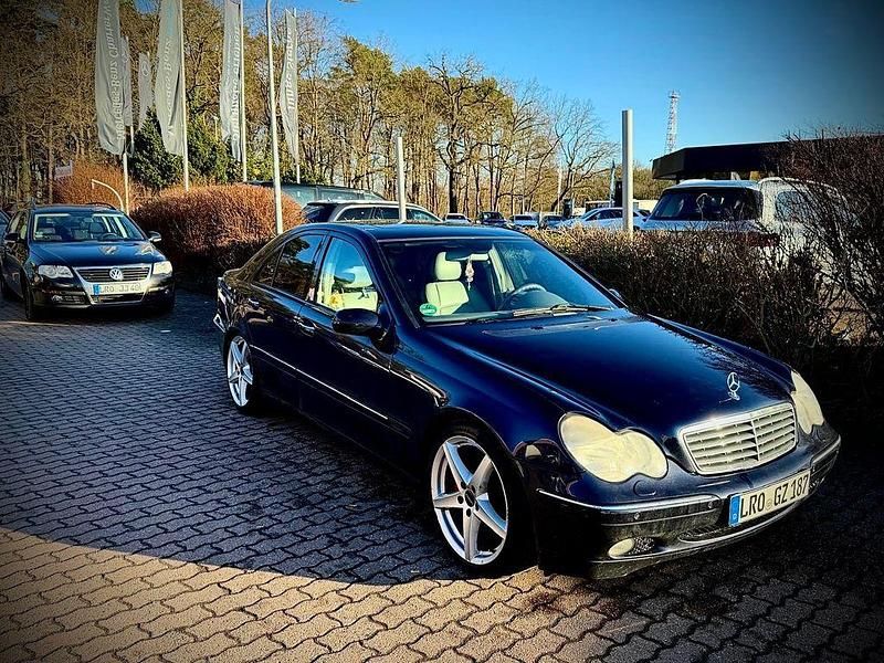 Gebraucht Mercedes 320 218 PS (160 kW) 2000 Blau Limousine