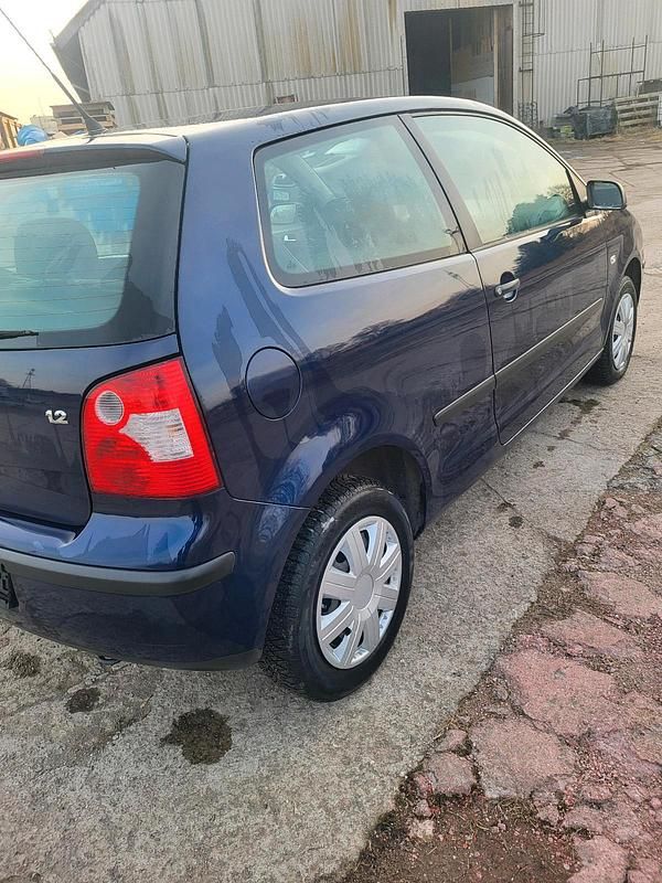 Gebraucht VW Polo 64 PS (47 kW) 2003 Blau Kleinwagen