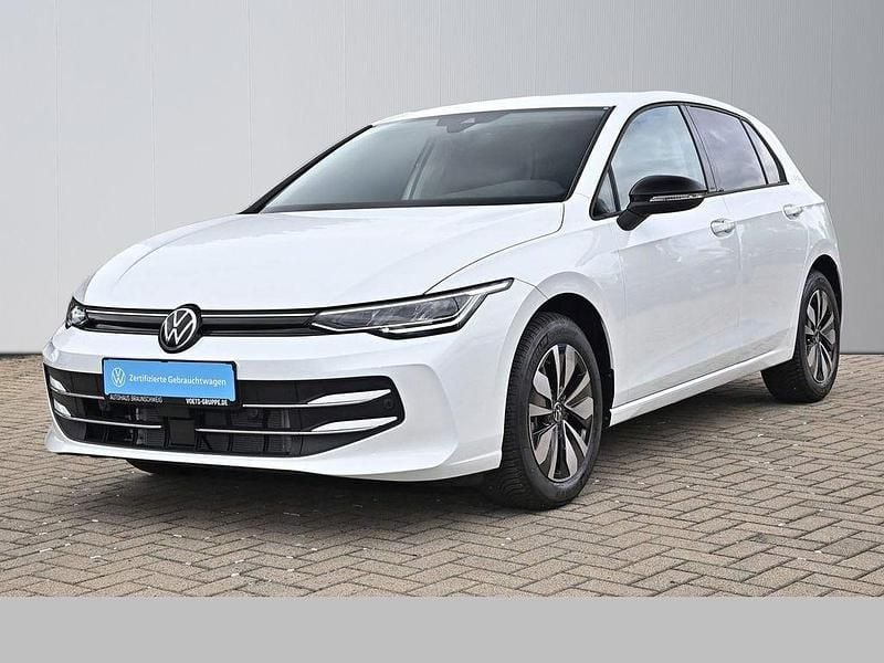 Weiß Gebraucht 2024 VW Golf VIII Goal Limousine | 23.950 € (Superpreis) - Bild 1/4