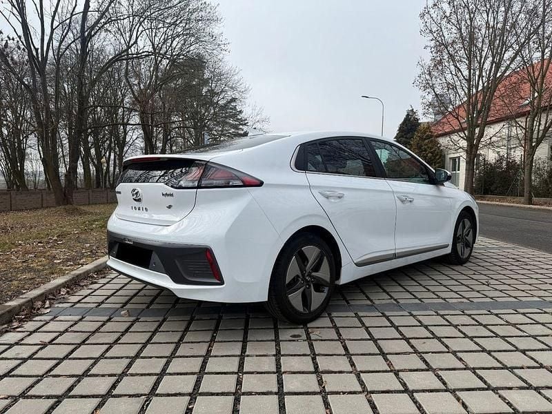 Gebraucht Hyundai Ioniq 105 PS (77 kW) 2022 Weiß Kleinwagen