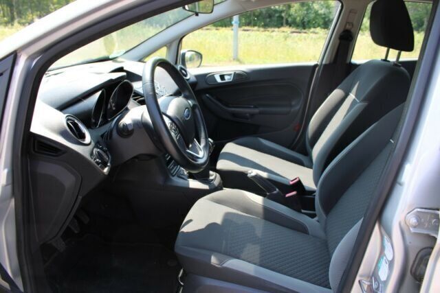 Gebraucht Ford Fiesta SYNC Edition 75 PS (55 kW) 2016 Silber metallic Kleinwagen
