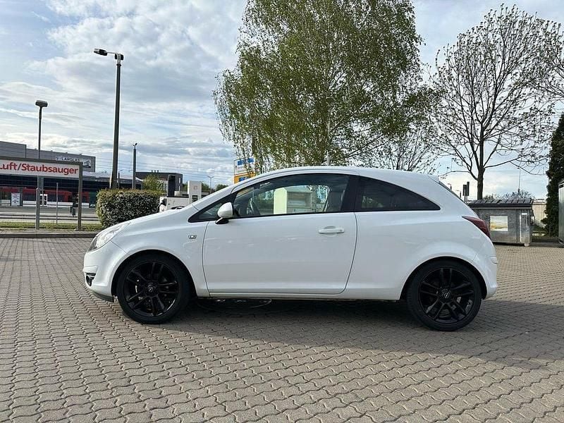 Gebraucht Opel Corsa Selection 86 PS (63 kW) 2010 Weiß Kleinwagen