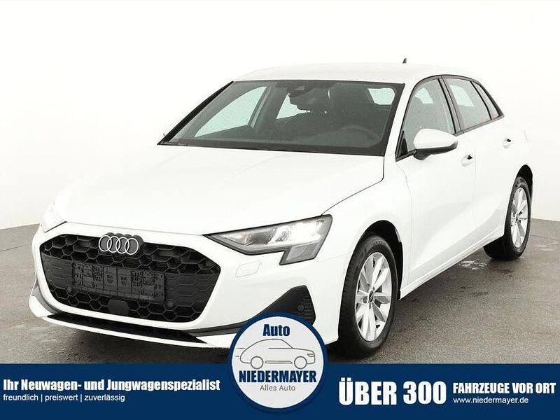 Neu Audi A3 Ambiente 150 PS (110 kW) 2025 Weiß Limousine