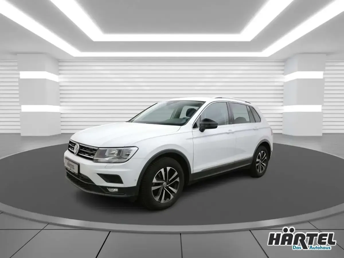 Gebraucht VW Tiguan IQ Drive 150 PS (110 kW) 2020 Pure white, solid SUV