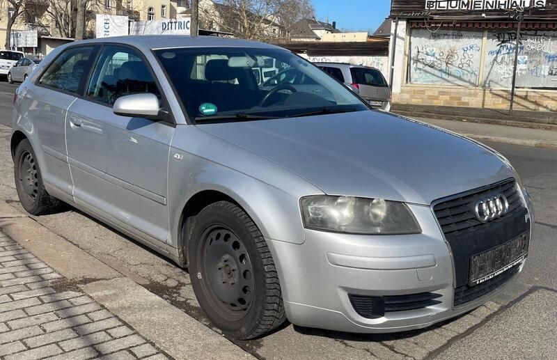 Grau Gebraucht 2005 Audi A3 Kleinwagen | 1.799 € (Guter Preis) - Bild 1/4