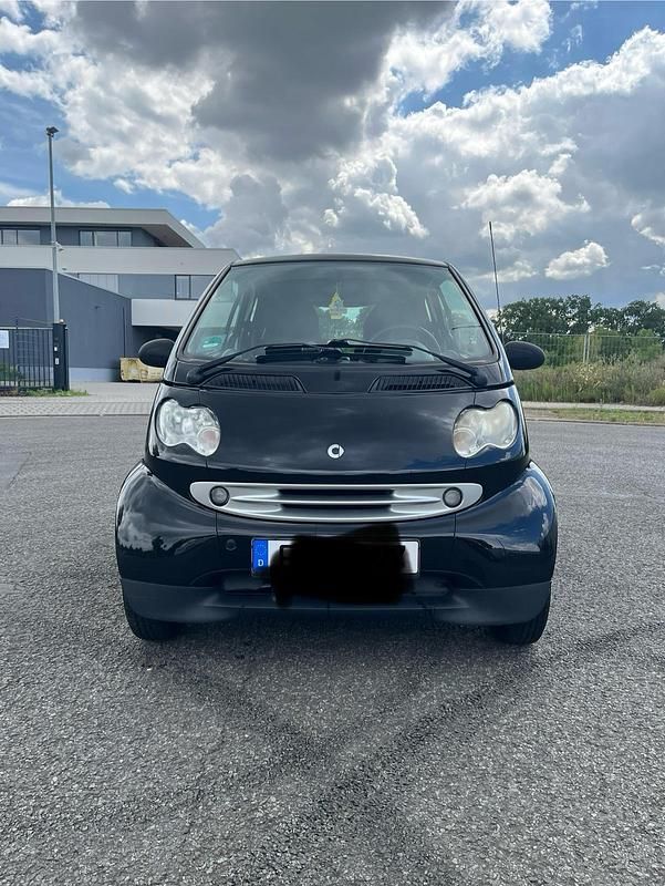 Schwarz Gebraucht 2005 Smart ForTwo Coupé Coupé | 1.500 € (Fairer Preis) - Bild 1/4
