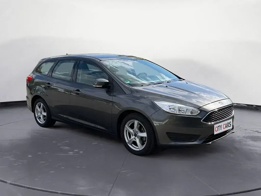 Second-hand Ford Focus Trend 101 CP (74 kW) 2016 Gri Berlinǎ