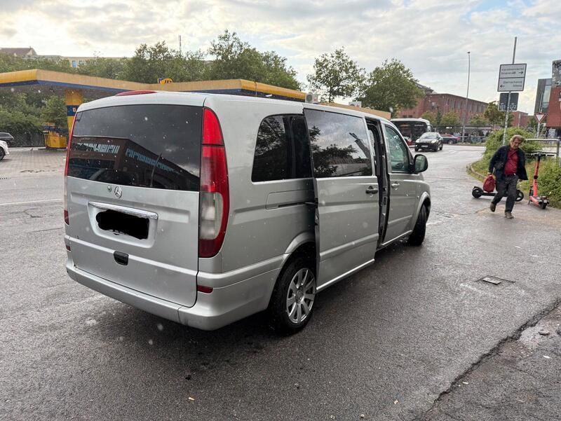 Silber Gebraucht 2004 Mercedes Vito Van / Kleinbus | 5.650 € - Bild 1/4