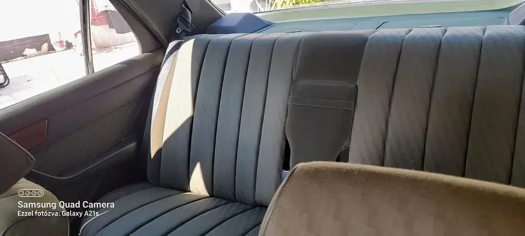 Gebraucht Mercedes 200 165 PS (121 kW) 1986 Grün Limousine