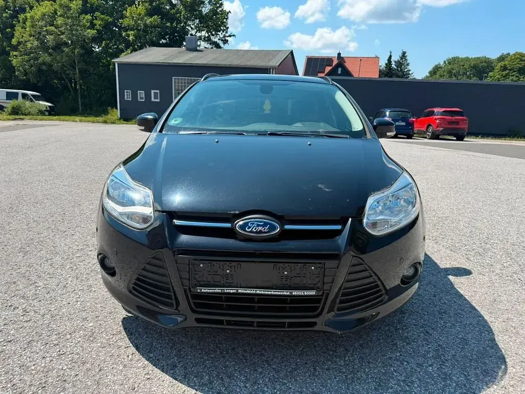 Gebraucht Ford Focus SYNC Edition 101 PS (74 kW) 2013 Schwarz Limousine