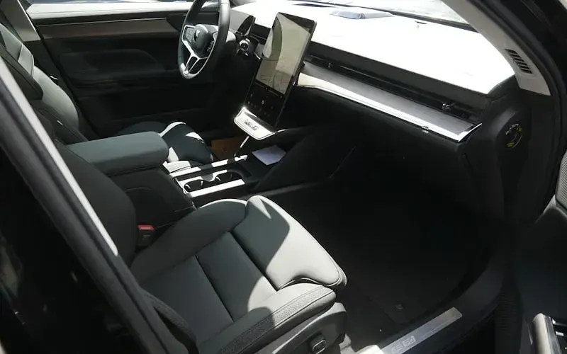 Neu Volvo ES90 Plus 244 kW (333 PS) 2026 Schwarz Limousine