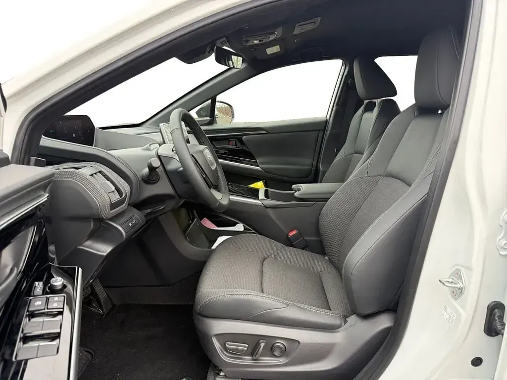 Neu Toyota bZ4X 150 kW (204 PS) 2026 Platinum white pearl mc. SUV