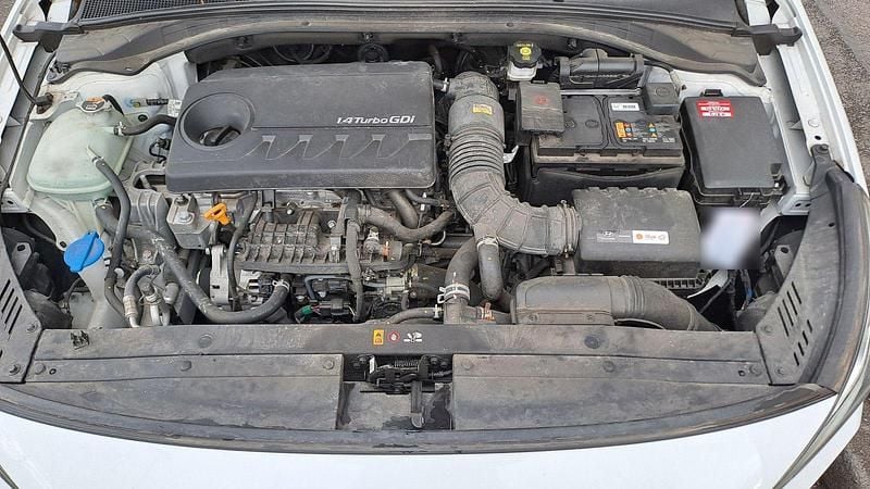 Gebraucht Hyundai i30 Style 140 PS (102 kW) 2019 Weiß Kombi