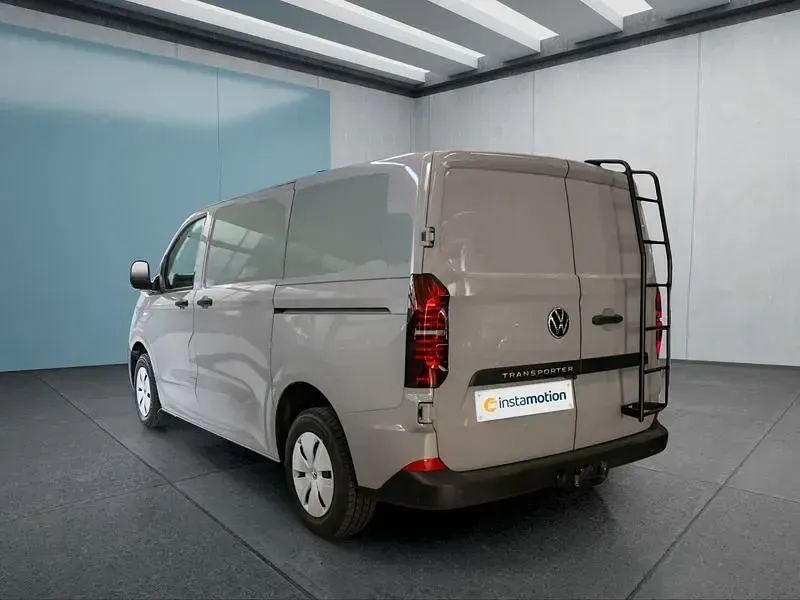 Neu VW T7 110 PS (80 kW) 2025 Grau Van