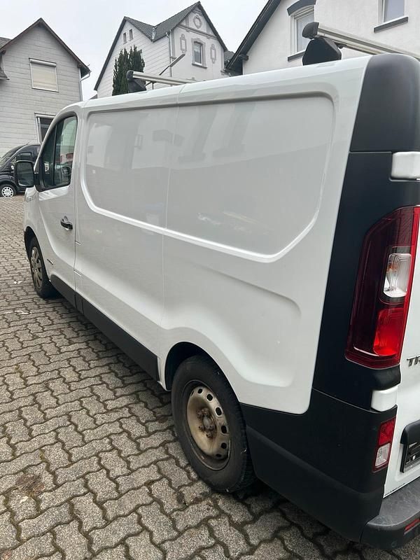 Gebraucht Renault Traffic 120 PS (88 kW) 2016 Weiß Van / Kleinbus