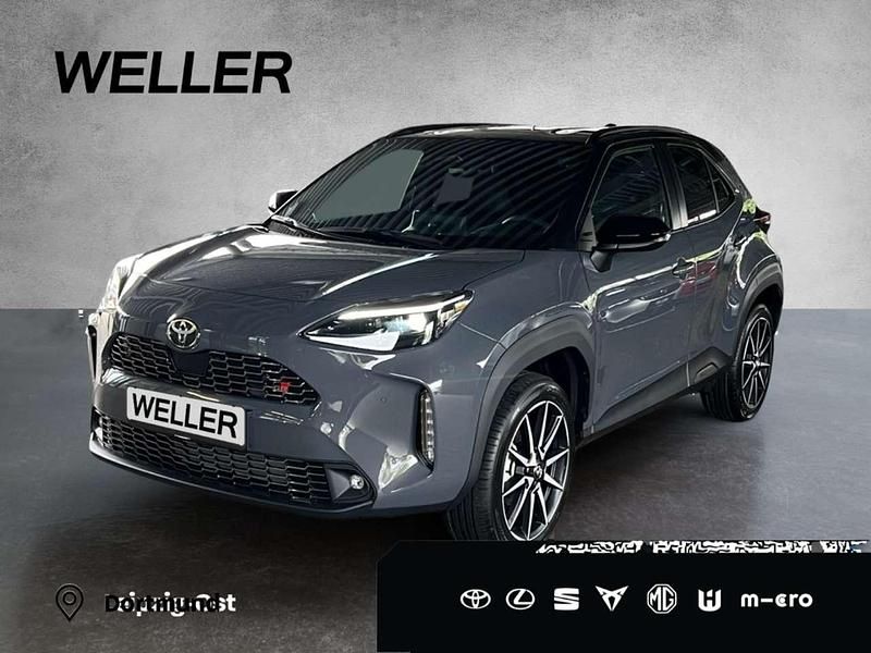 Grau Neu 2025 Toyota Yaris Hybrid Sport SUV | 32.490 € (Etwas zu teuer) - Bild 1/3