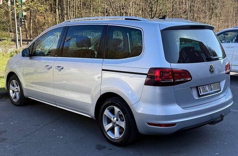 Silber Gebraucht 2016 VW Sharan Allstar Van / Kleinbus | 11.999 € (Fairer Preis) - Bild 1/4
