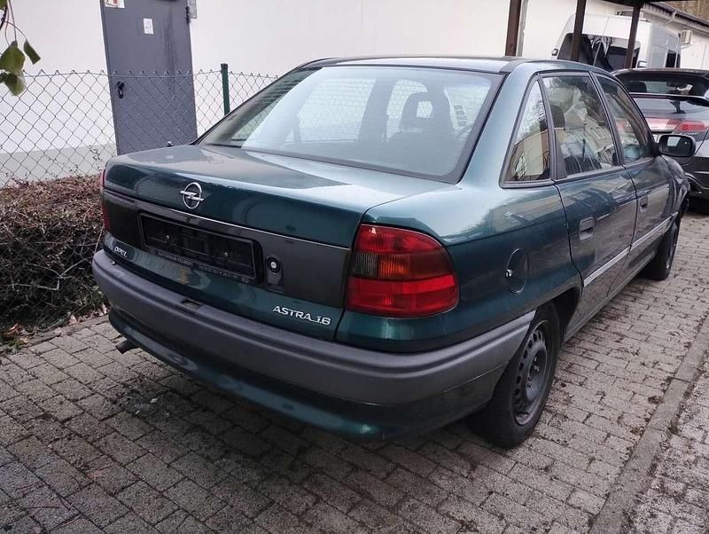 Gebraucht Opel Astra 71 PS (52 kW) 1995 Blau Limousine