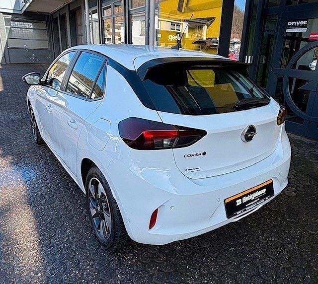 Gebraucht Opel Corsa-e Edition 100 kW (136 PS) 2022 Weiß Kleinwagen