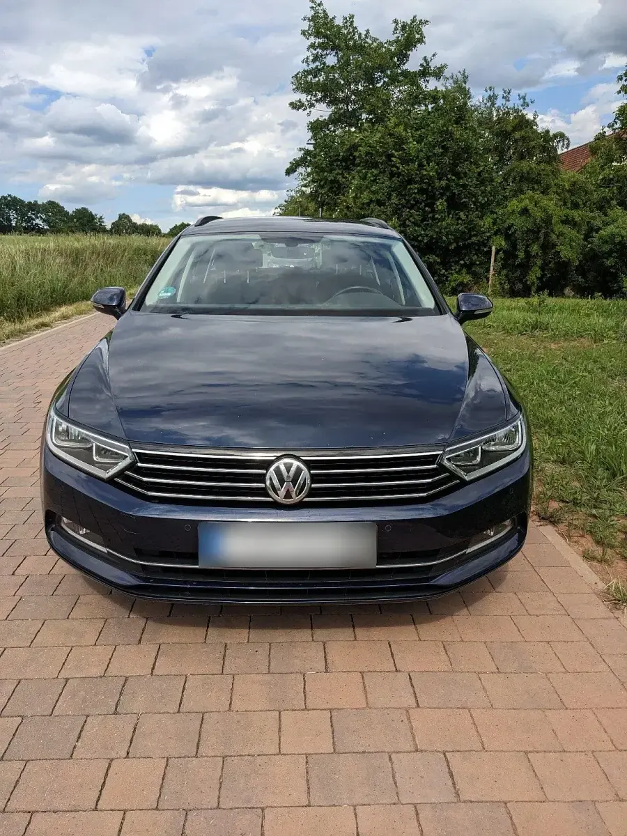 Gebraucht VW Passat 149 PS (109 kW) 2016 Blau Kombi