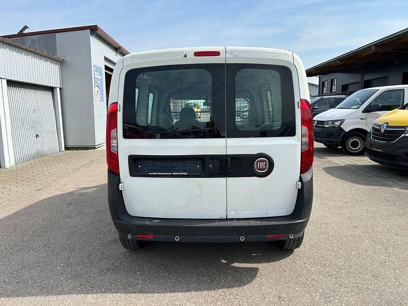 Gebraucht Fiat Doblò 95 PS (69 kW) 2018 Weiß Van / Kleinbus
