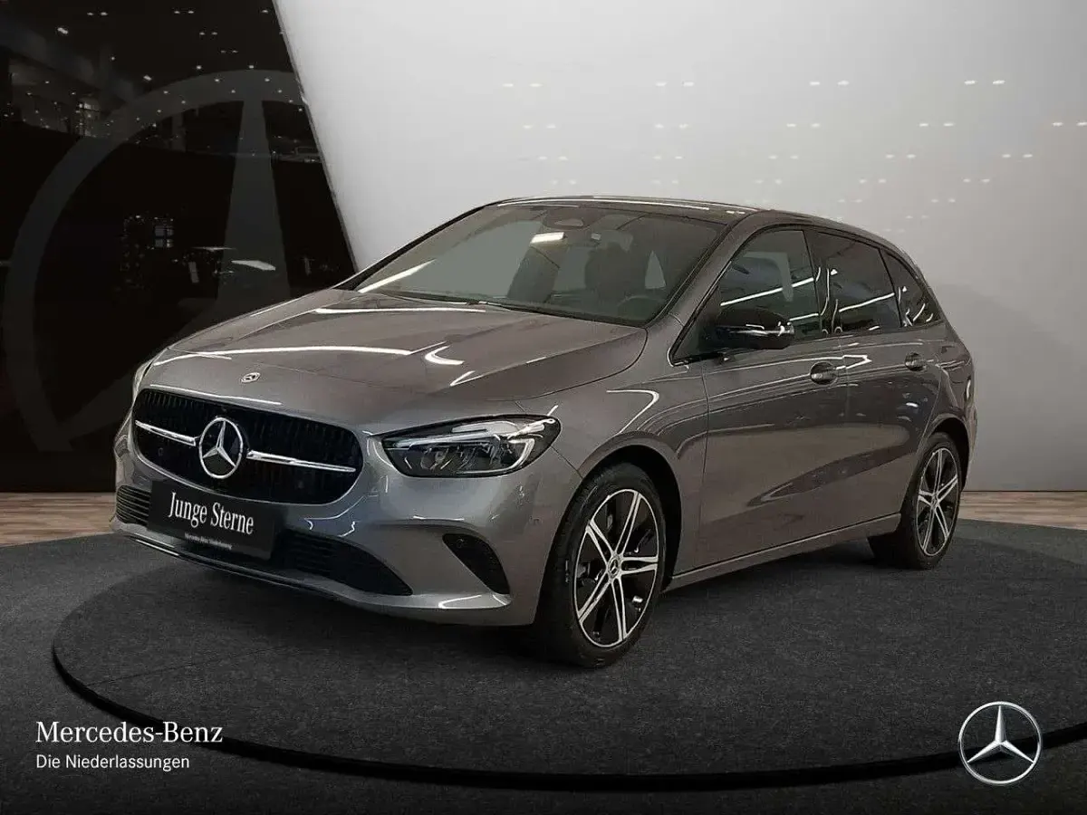 Gebraucht Mercedes B250e Progressive 163 PS (119 kW) 2025 Grau Kleinwagen