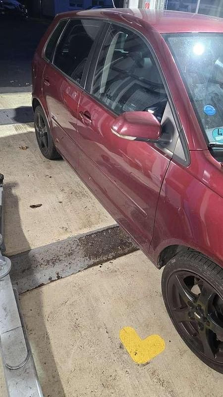 Gebraucht VW Polo United 80 PS (58 kW) 2008 Rot Limousine