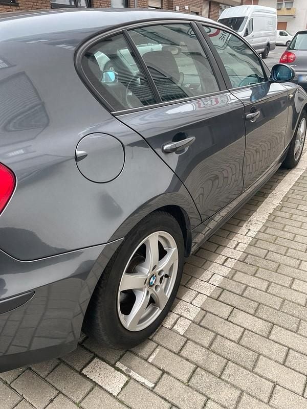 Gebraucht BMW 116 115 PS (84 kW) 2006 Grau Kleinwagen