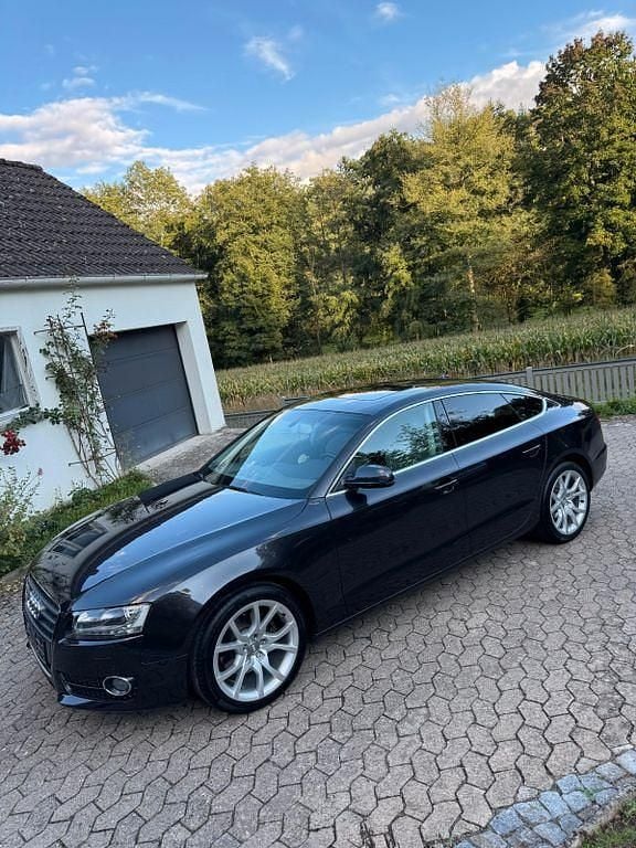 Grau Gebraucht 2010 Audi A5 Sportback Sport Limousine | 14.800 € (Teuer) - Bild 1/4