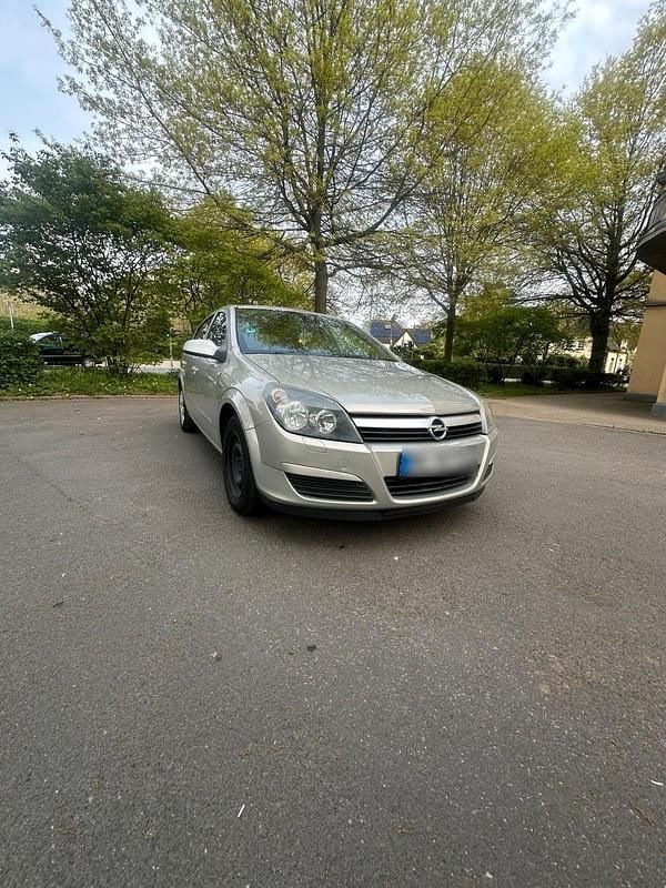 Second-hand Opel Astra 90 CP (66 kW) 2007 Hatchback