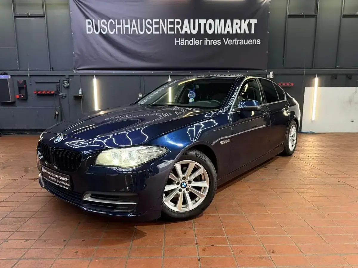 Gebraucht BMW 520 190 PS (139 kW) 2015 Imperialblau Limousine