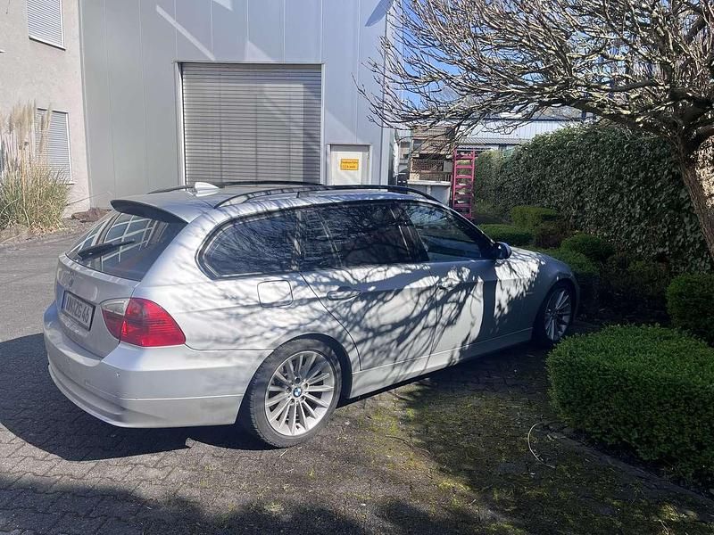 Gebraucht BMW 320 163 PS (119 kW) 2007 Kombi