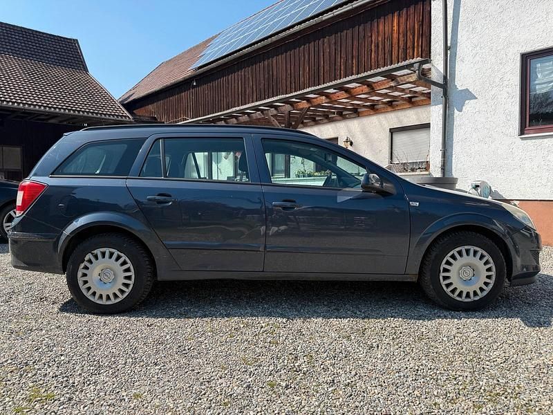 Gebraucht Opel Astra Edition 105 PS (77 kW) 2007 Grau Kombi