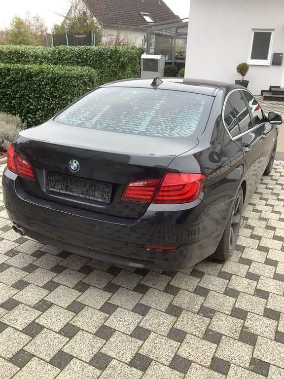 Gebraucht BMW 520 M Sport 184 PS (135 kW) 2011 Schwarz Limousine