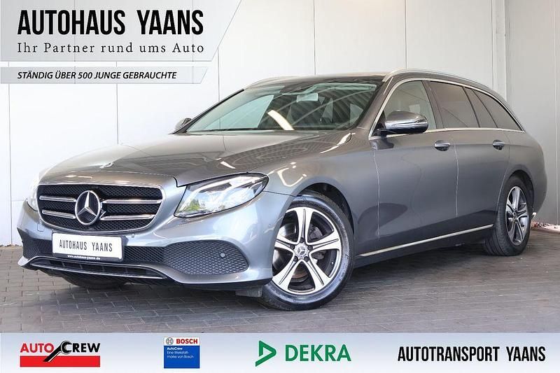 Grau Gebraucht 2019 Mercedes E220 Avantgarde Limousine | 24.489 € (Superpreis) - Bild 1/4