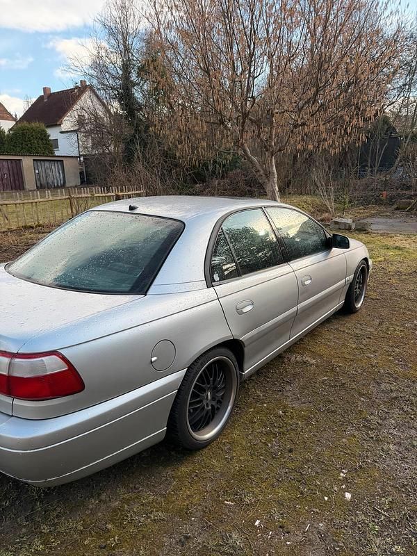Second-hand Opel Omega 220 CP (161 kW) 2000 Berlinǎ