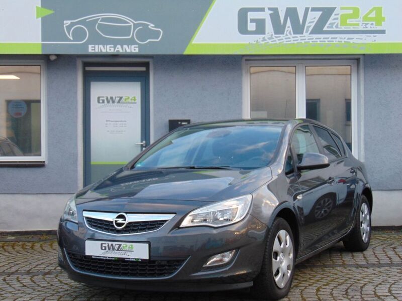 Gebraucht Opel Astra Edition 140 PS (102 kW) 2012 Grau Limousine