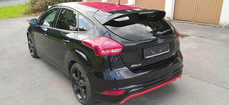 Gebraucht Ford Focus ST-Line 182 PS (133 kW) 2017 Schwarz Limousine