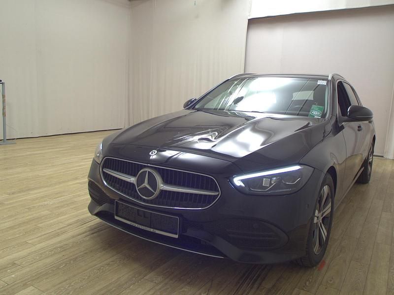 Gebraucht Mercedes C220 Avantgarde 200 PS (147 kW) 2022 Schwarz Kombi