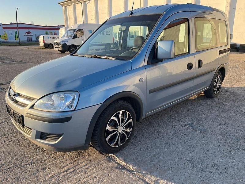 Second-hand Opel Combo 69 CP (50 kW) 2005 Albastru Monovolum