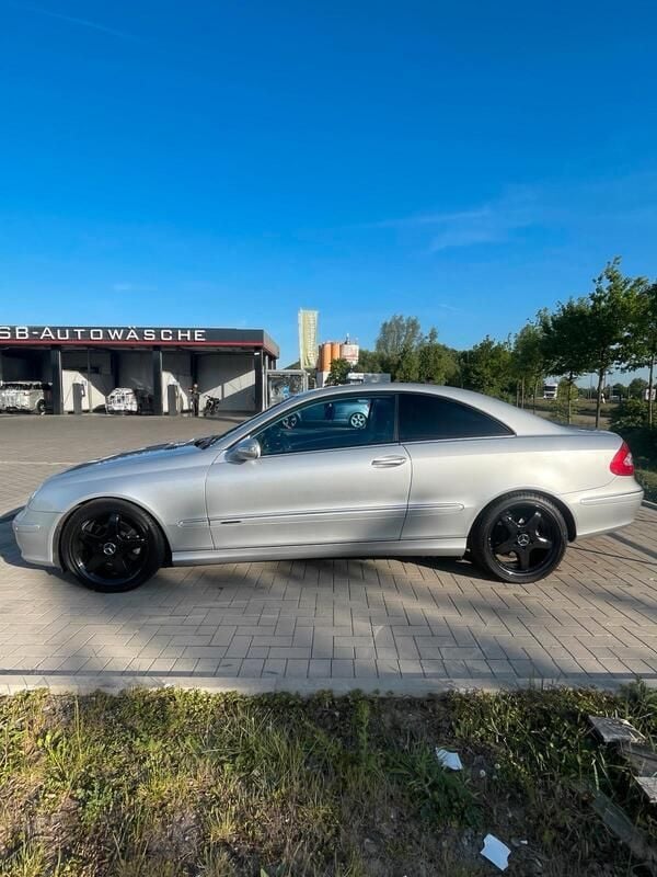 Silber Gebraucht 2002 Mercedes CLK320 Coupé | 5.000 € (Fairer Preis) - Bild 1/4