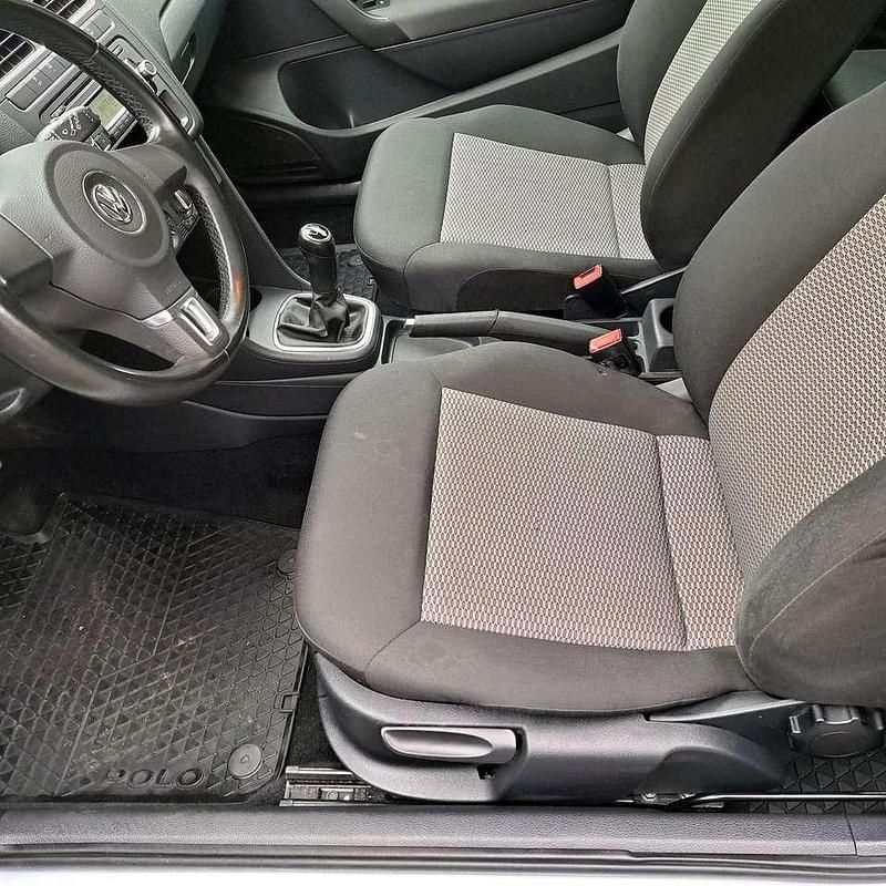 Gebraucht VW Polo Trendline 75 PS (55 kW) 2010 Silber Kleinwagen