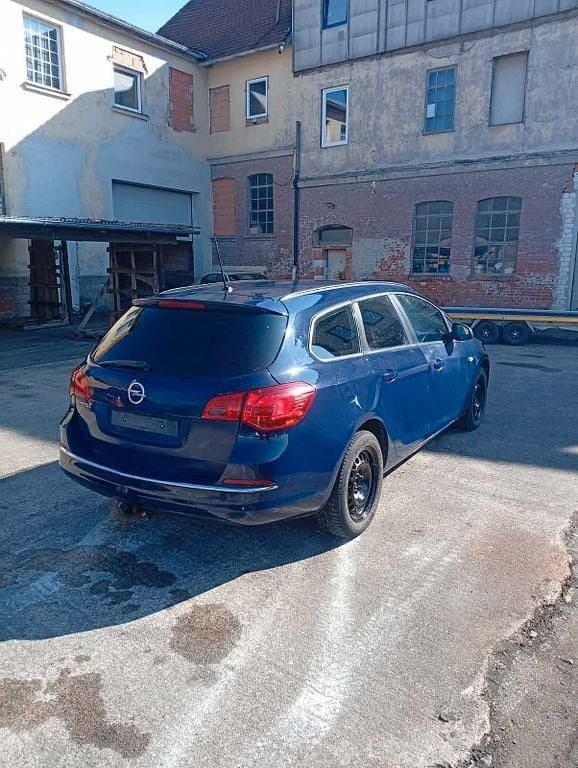 Gebraucht Opel Astra Energy 116 PS (85 kW) 2014 Blau Kombi