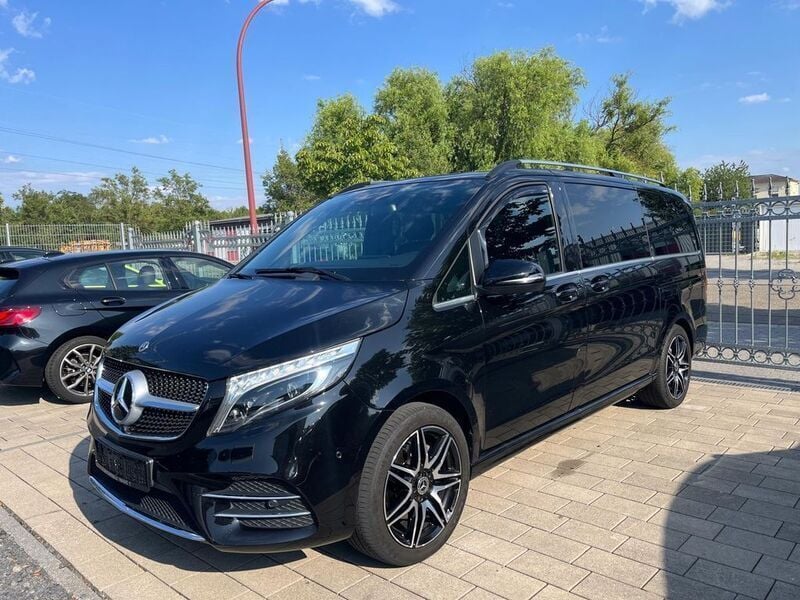 Schwarz Gebraucht 2021 Mercedes V300 Avantgarde Van / Kleinbus | 51.745 € (Etwas zu teuer) - Bild 1/4