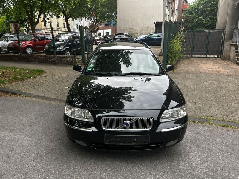 Schwarz Gebraucht 2006 Volvo V70 Summum Kombi | 1.950 € (Guter Preis) - Bild 1/4