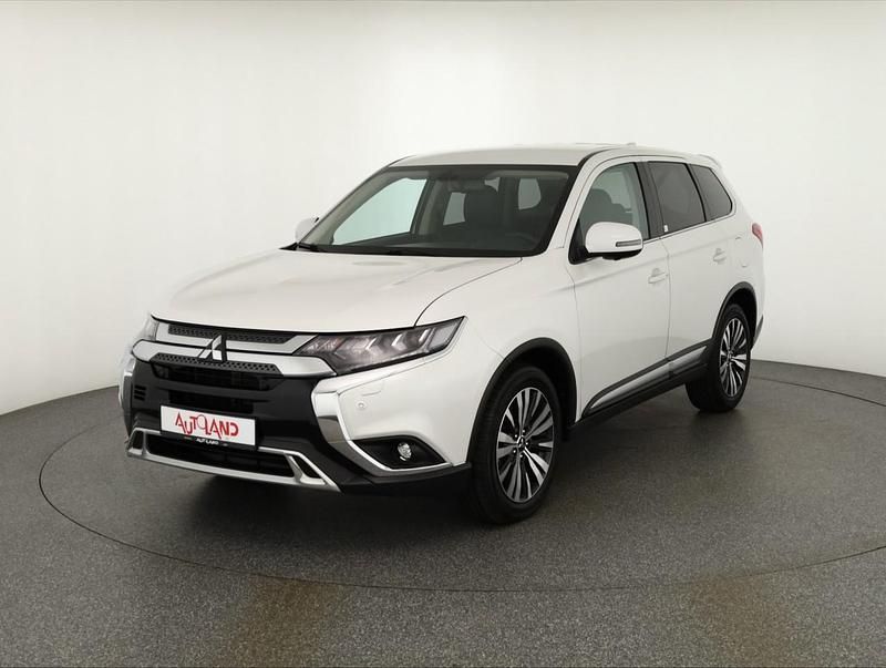 Weiß Gebraucht 2020 Mitsubishi Outlander Diamant Edition SUV | 25.990 € (Teuer) - Bild 1/4