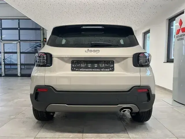 Neu Jeep Avenger Longitude 110 PS (80 kW) 2026 Beige SUV
