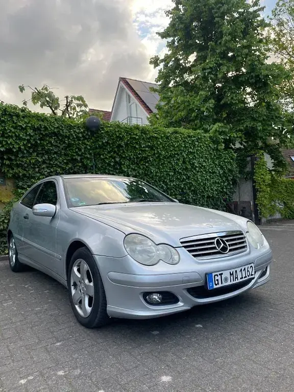Gebraucht Mercedes C200 122 PS (89 kW) 2004 Silber Coupé