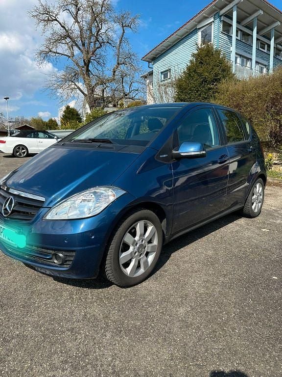 Gebraucht Mercedes A160 Elegance 95 PS (69 kW) 2012 Blau Limousine